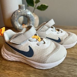 Nike Toddler Revolution 6 - 6C